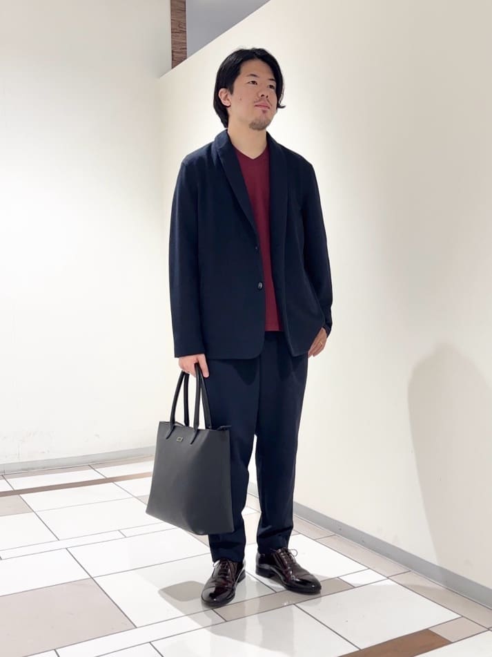 及川さんの「TAKEO KIKUCHI｜【尾州織】ショールカラー カーディガン」を使ったコーディネート
