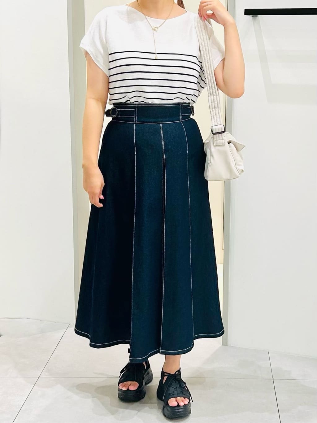 dropさんの「THE SHOP TK｜【6色展開】さらさらフレンチニット【毛玉になりにくい/洗濯機OK】」を使ったコーディネート