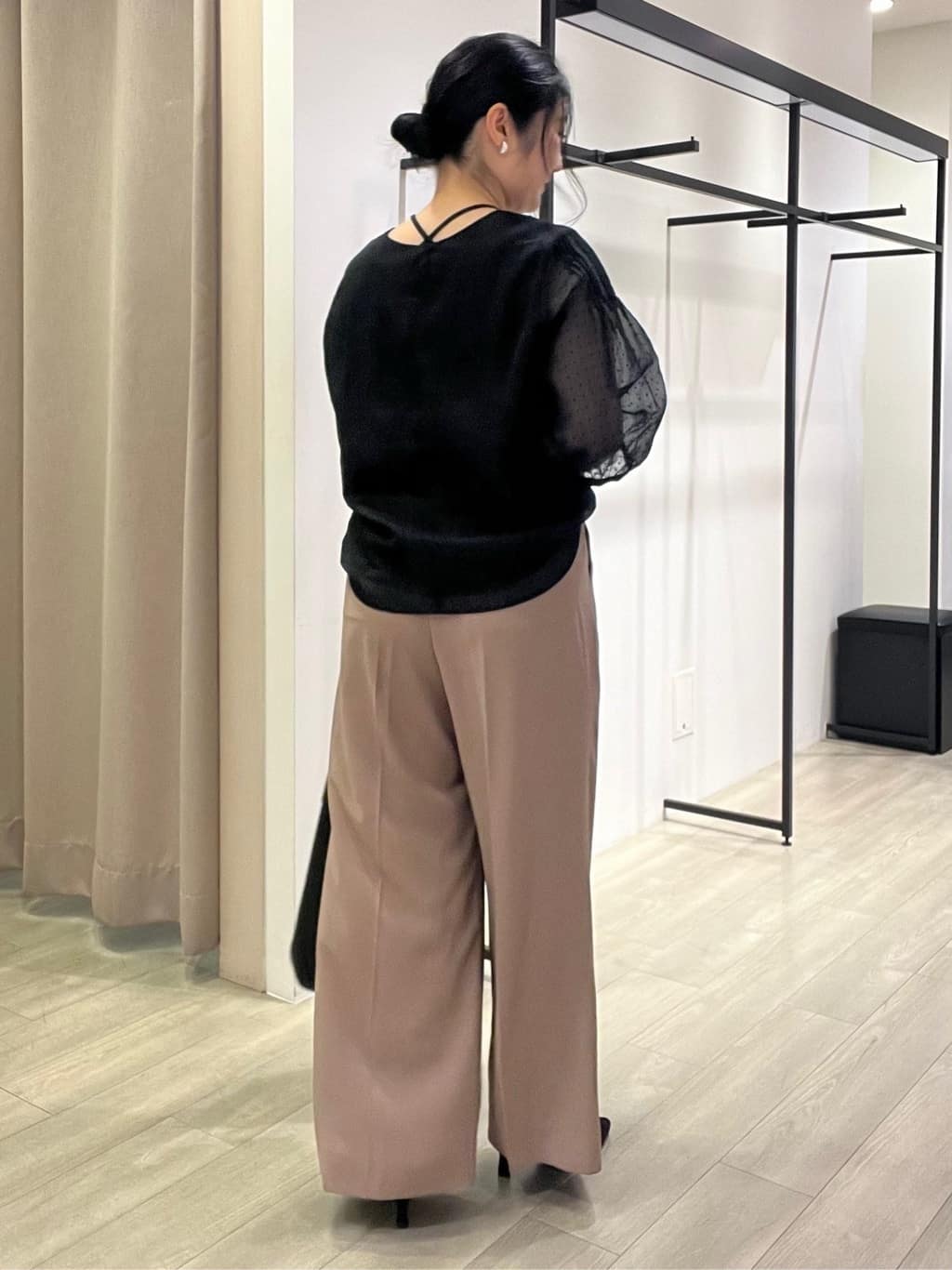 TOMOMIさんの「INDIVI｜【着心地◎！】タックワイドパンツ」を使ったコーディネート