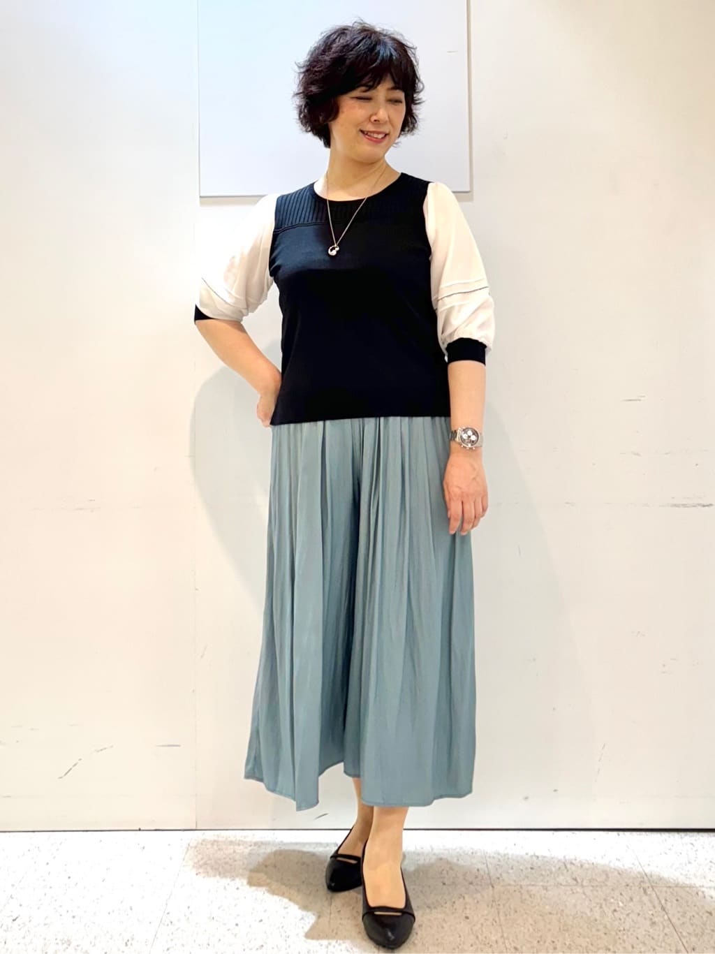 ヤスコさんの「Reflect｜【ウエストゴム仕様／長く着られる◎】スカーチョパンツ」を使ったコーディネート