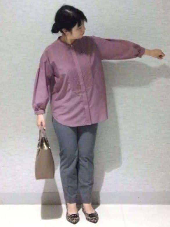 sakoさんの「Reflect｜【程よいゆとり感／体型カバー】ピンタックデザインシャンブレーブラウス」を使ったコーディネート