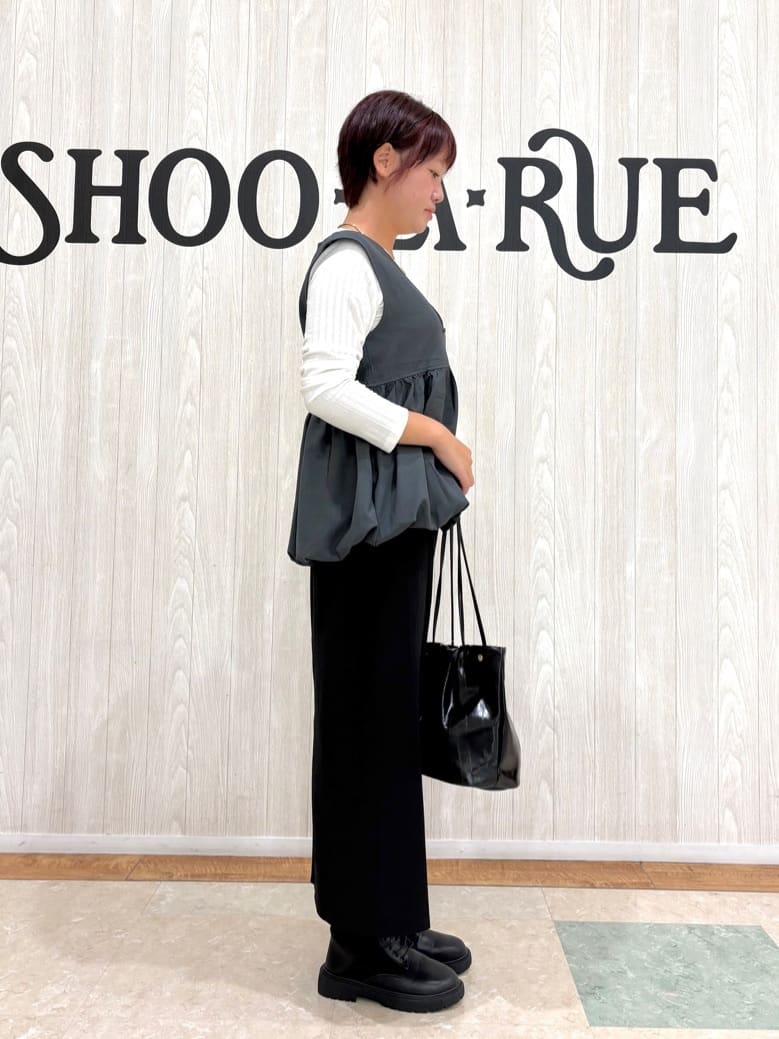 ねぎまさんの「SHOO･LA･RUE｜【洗濯後しわになりにくい】ポケット付き ナロースカート」を使ったコーディネート