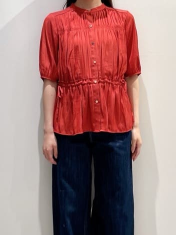 haruさんの「grove｜【二の腕/体型カバー】メリハリシルエットが叶うシャーリングブラウス」を使ったコーディネート