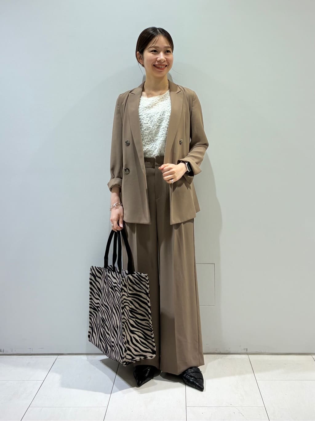 KAOさんの「INDIVI｜【軽く羽織れる！】ダブルジャケット」を使ったコーディネート