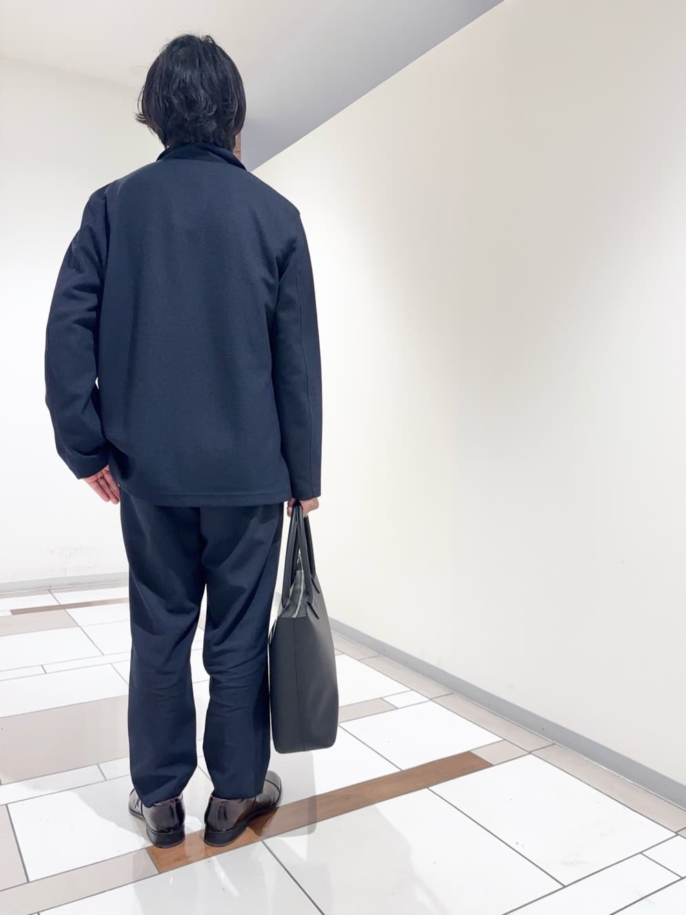 及川さんの「TAKEO KIKUCHI｜【尾州織】ショールカラー カーディガン」を使ったコーディネート