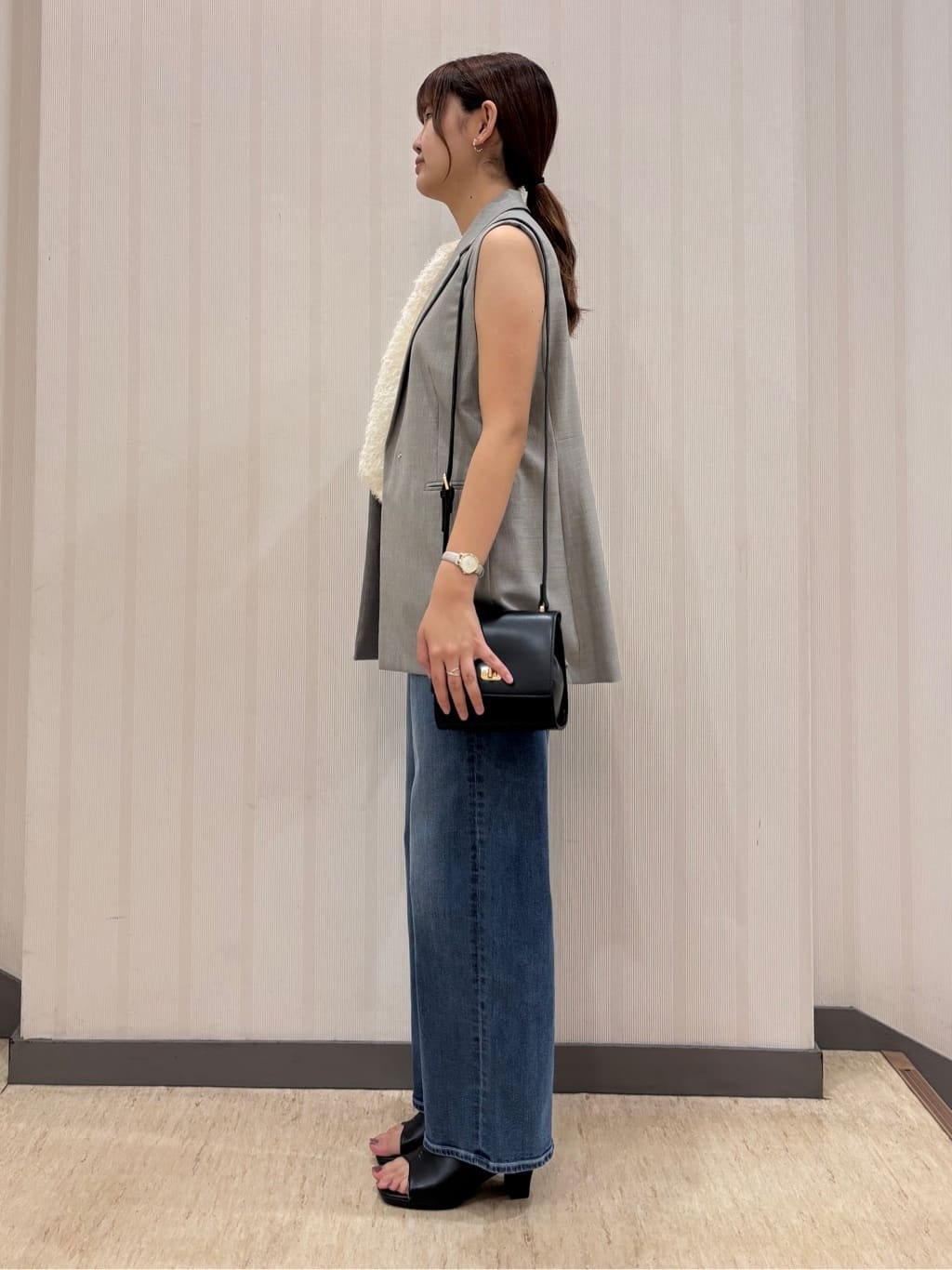 ちひさんの「INDIVI｜【褒められデニム】ワイドストレート デニムパンツ」を使ったコーディネート