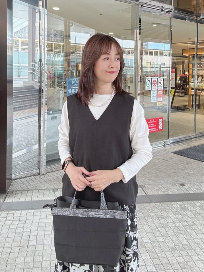 makiさんの「UNTITLED｜【洗える/コットン100%】グラフィックロンT」を使ったコーディネート