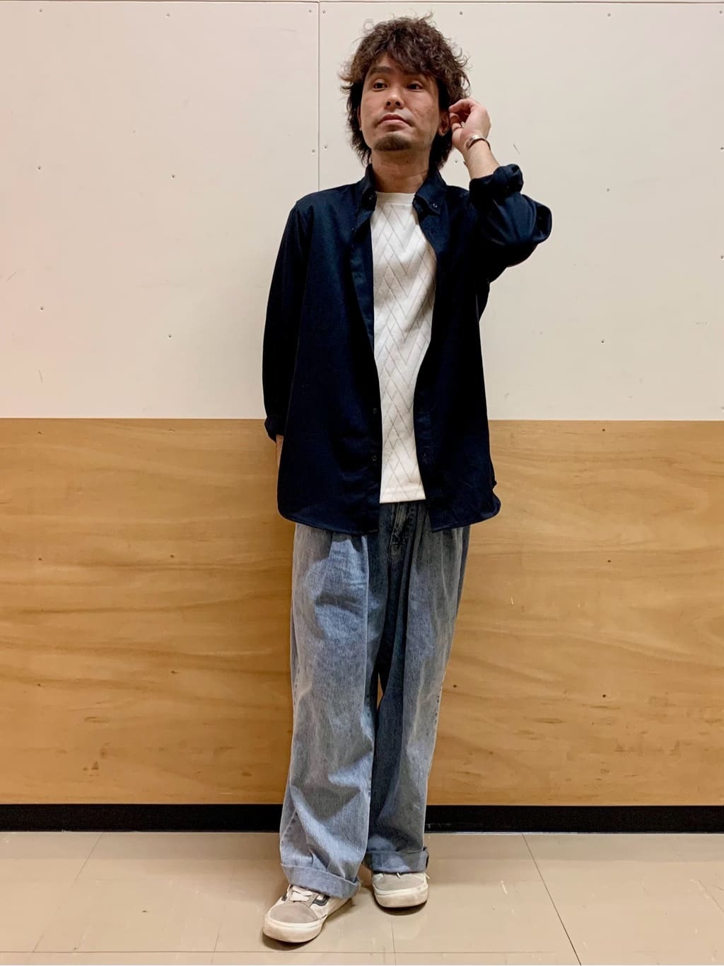 MATUさんの「THE SHOP TK｜スムースファイバー長袖シャツ 【吸水速乾/UVカット/軽量/イージーケア】」を使ったコーディネート