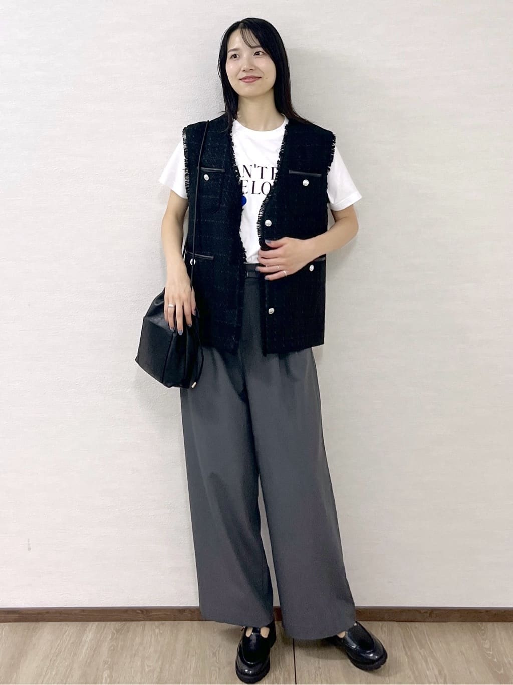 sachikoさんの「OPAQUE.CLIP｜ツイードVネックベスト【洗濯機OK】」を使ったコーディネート
