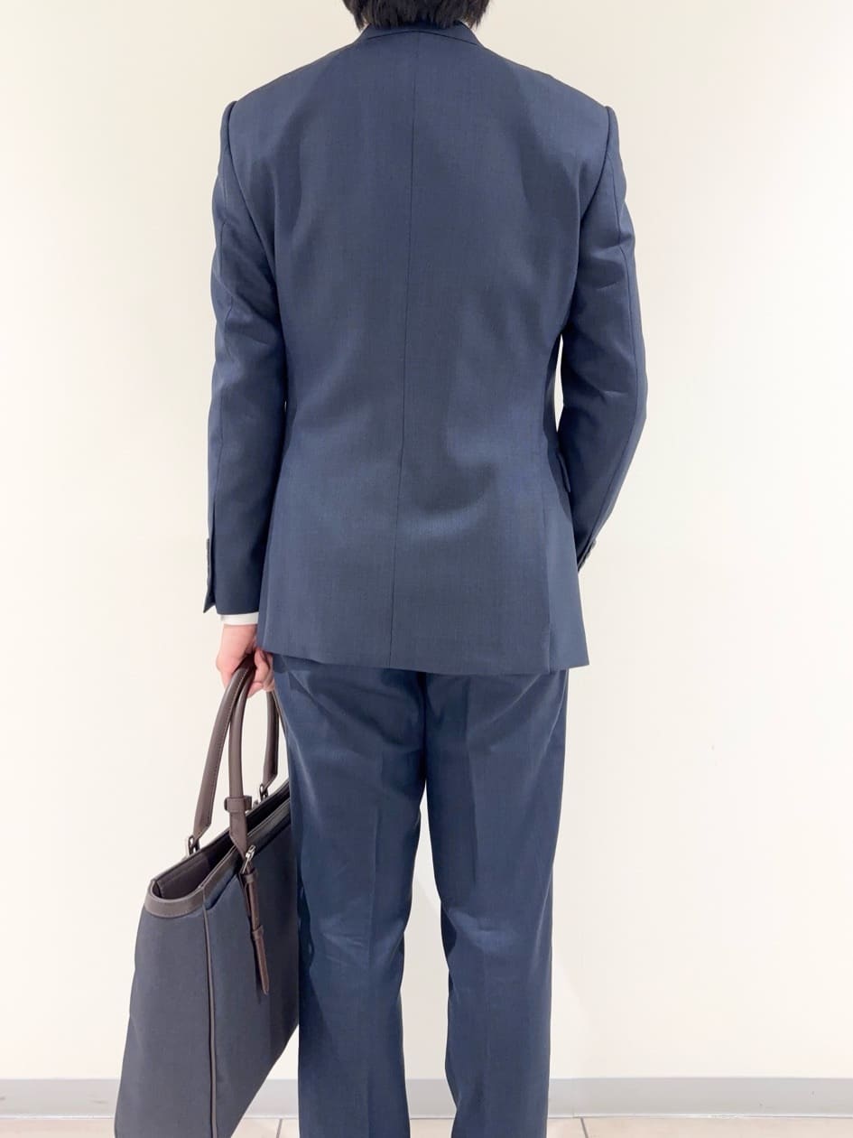 及川さんの「TAKEO KIKUCHI｜【Three by Three】シャイニーシャークピンヘッド スーツ/3ピース対応可」を使ったコーディネート