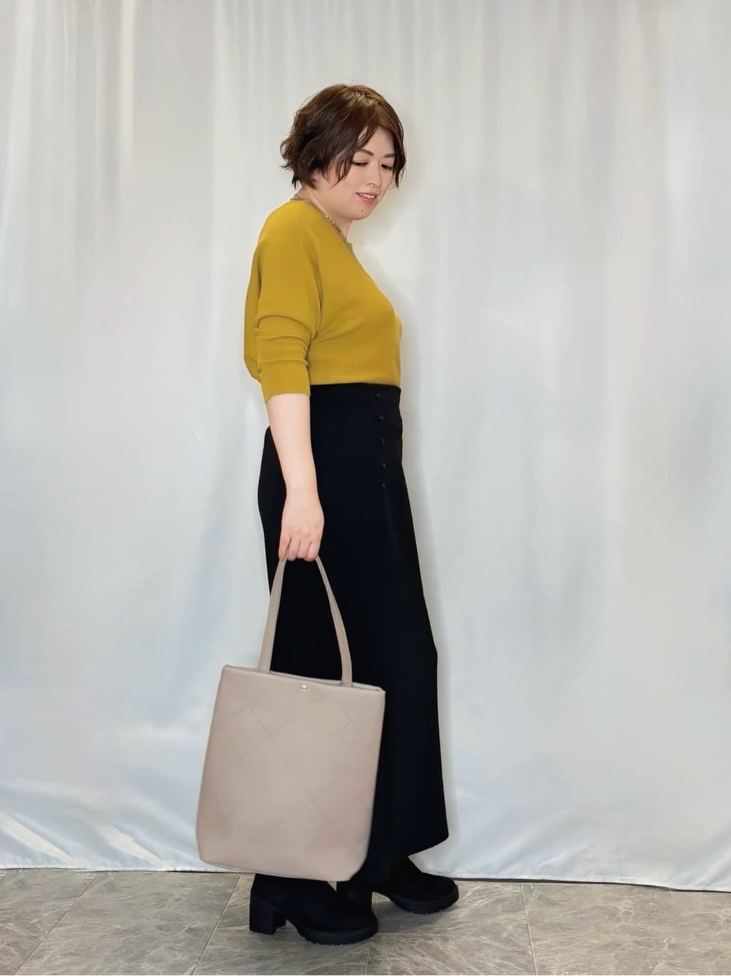 たみさんの「SHOO･LA･RUE｜【洗濯後しわになりにくい】ポケット付き ナロースカート」を使ったコーディネート