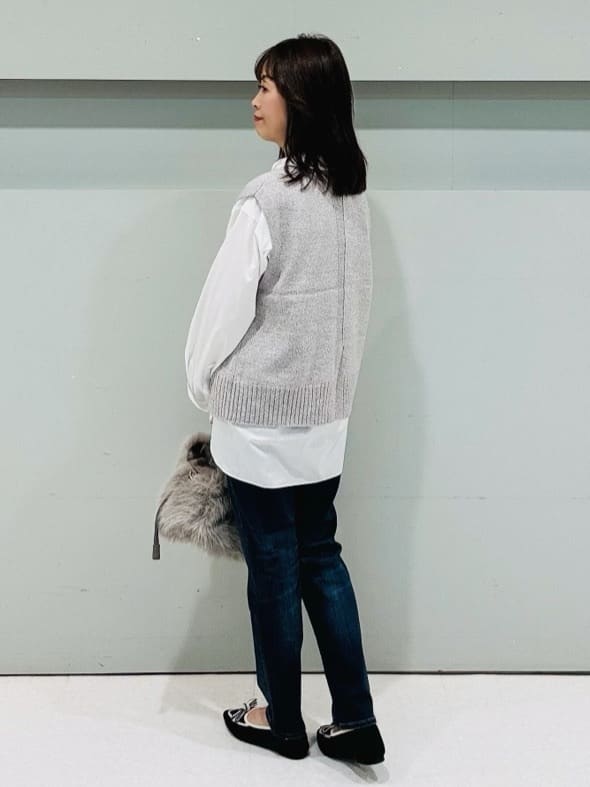 makiさんの「UNTITLED｜【重ね着レイヤードに】杢調ニットベスト」を使ったコーディネート