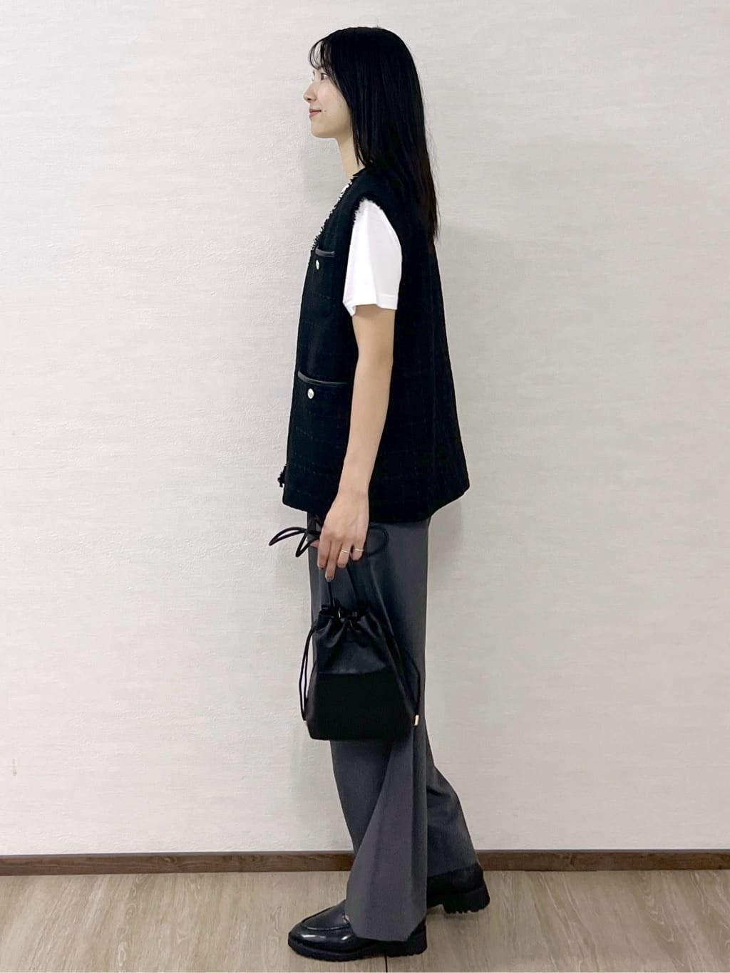 sachikoさんの「OPAQUE.CLIP｜ツイードVネックベスト【洗濯機OK】」を使ったコーディネート