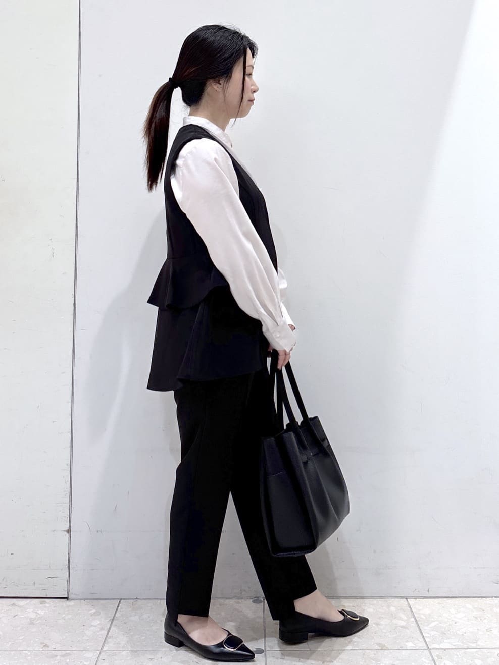 mameさんの「OPAQUE.CLIP｜フリルペプラムジレ／セットアップ対応可【洗濯機洗い可】」を使ったコーディネート