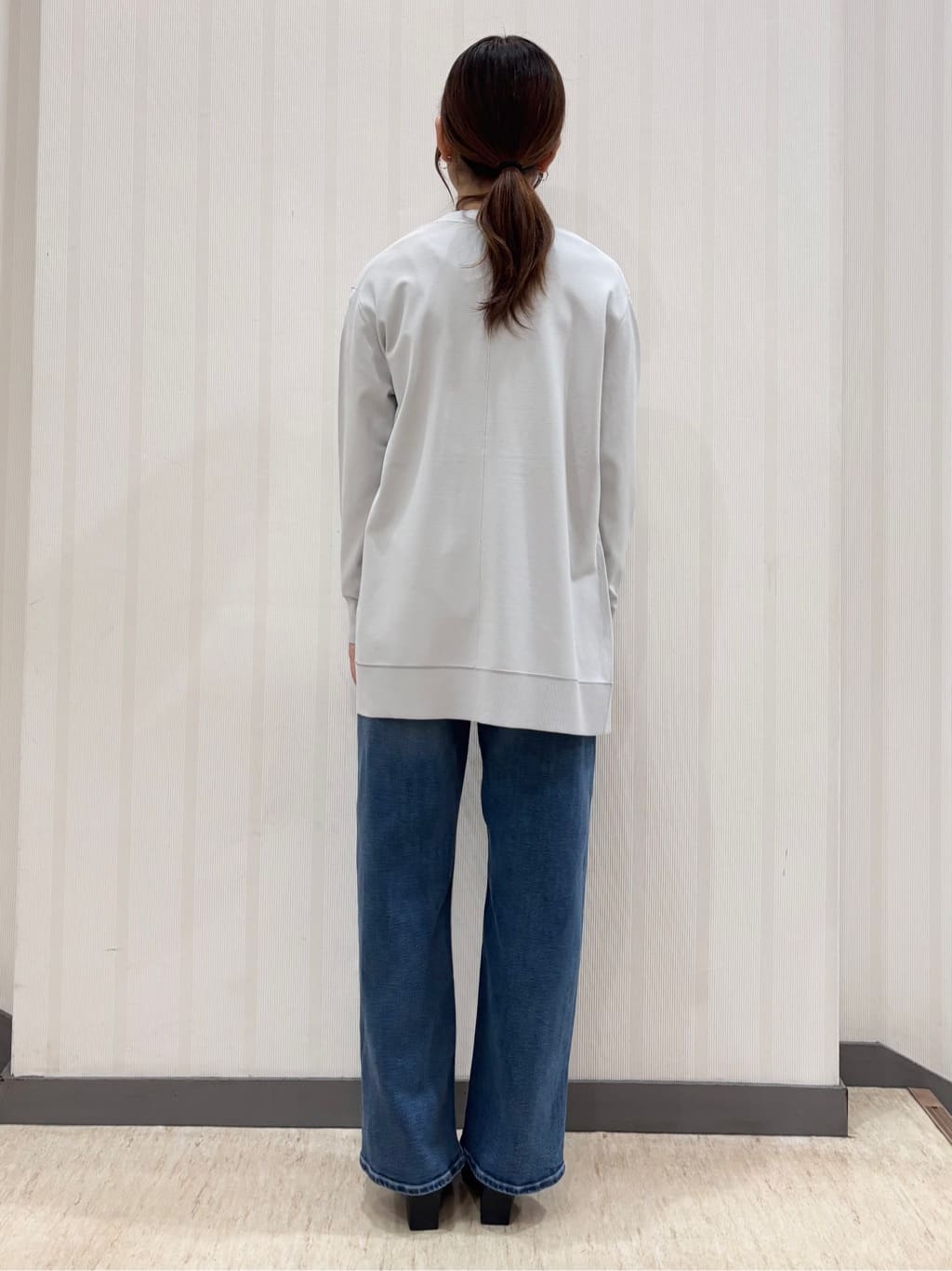 ちひさんの「INDIVI｜【褒められデニム】ワイドストレート デニムパンツ」を使ったコーディネート