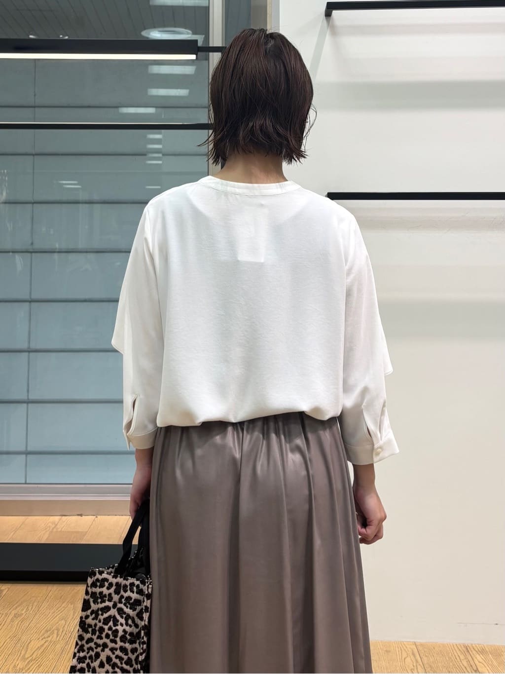 asamiさんの「INDIVI｜【羽織りとしても活躍！】ケープカラーブラウス」を使ったコーディネート
