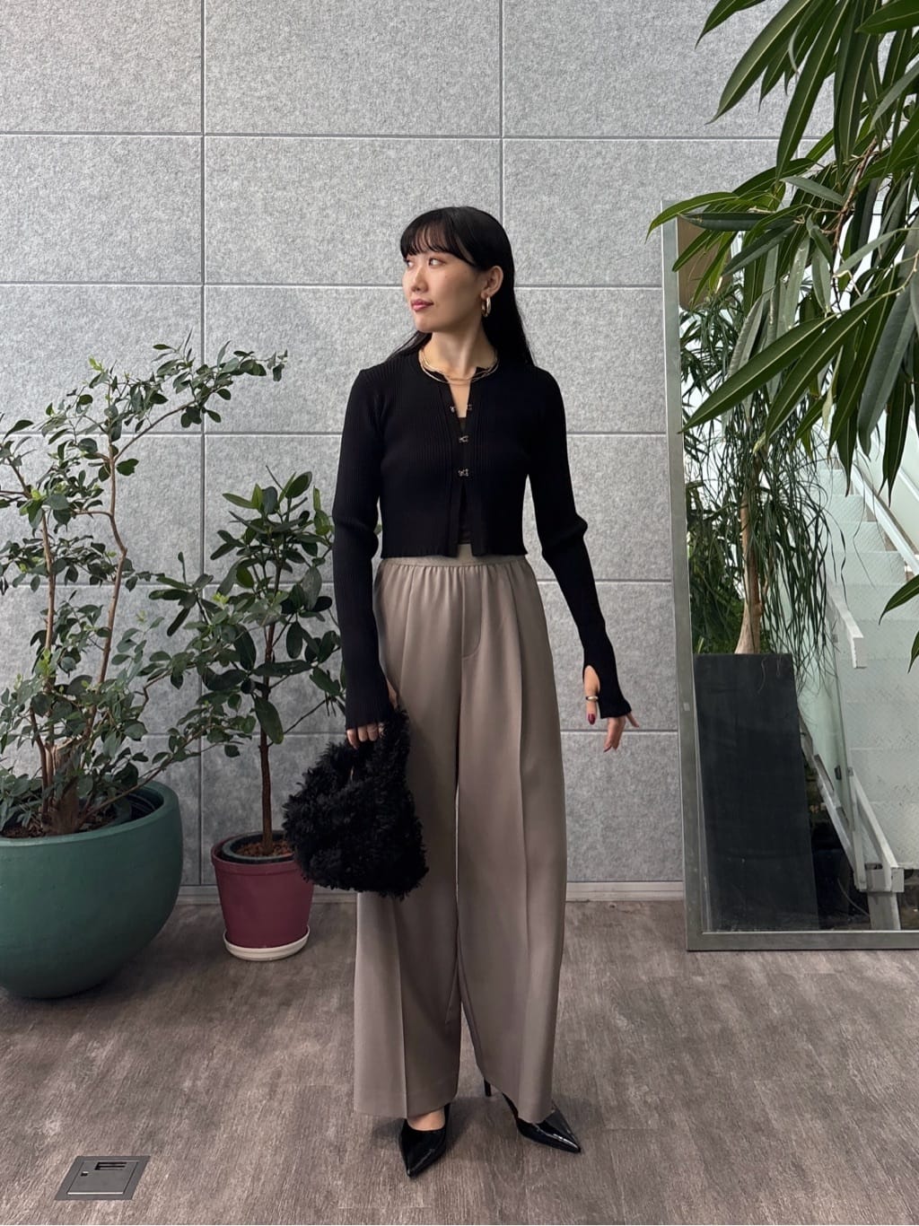 rinaさんの「INDIVI｜Comfy SET UP｜イージーストレートワイドパンツ【セットアップ対応／通勤/カセット服】」を使ったコーディネート
