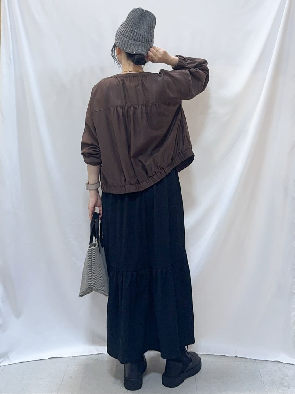𝐇𝐢𝐫𝐨𝐦𝐢さんの「SHOO･LA･RUE｜【S-LL】寒暖差のある時期に 大人上品なシアーブルゾン」を使ったコーディネート