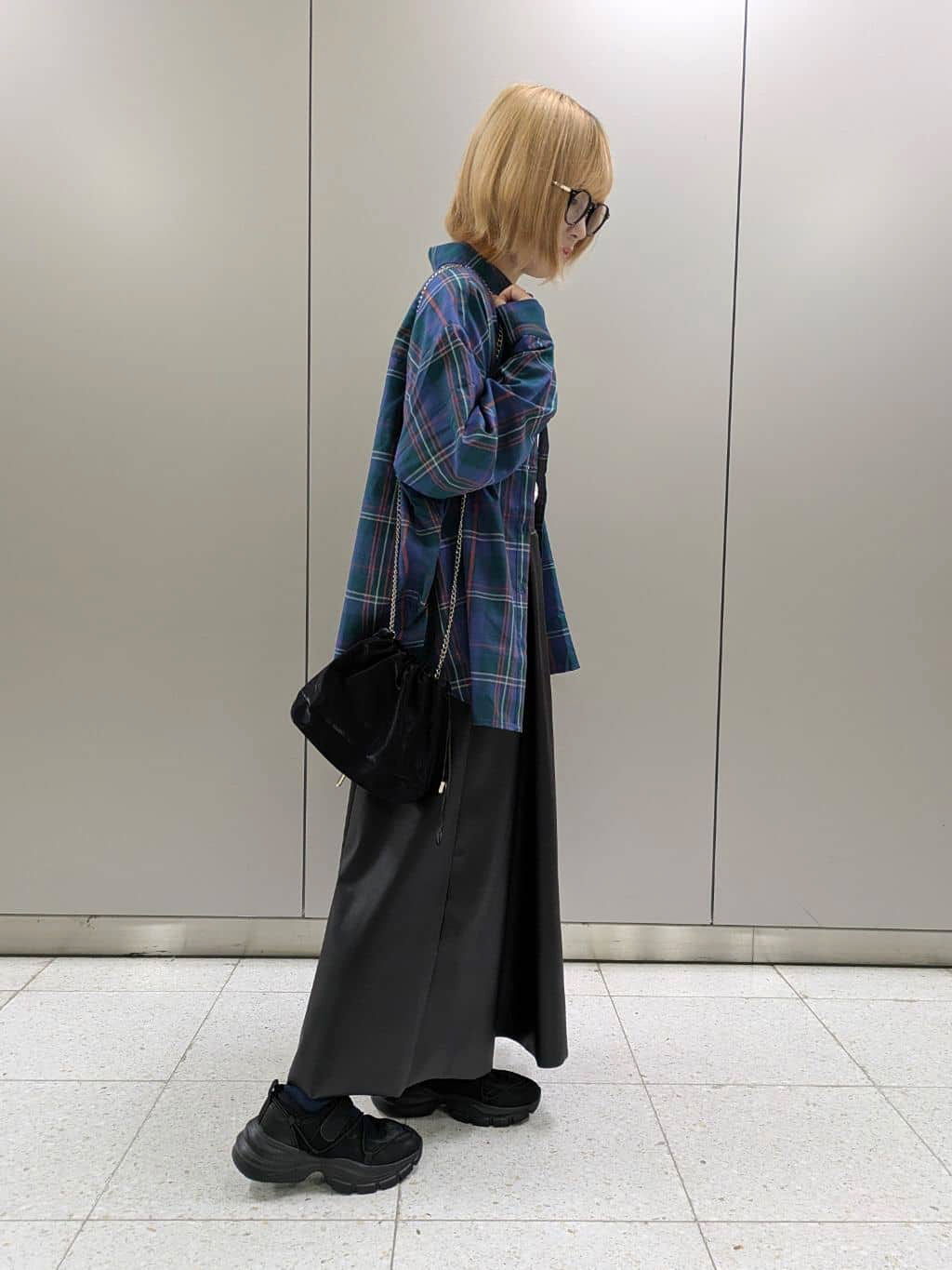 ひよりん⭐️さんの「SHOO･LA･RUE｜【洗濯機可/S-LL】程よい抜け感 大人のチェックシャツ」を使ったコーディネート