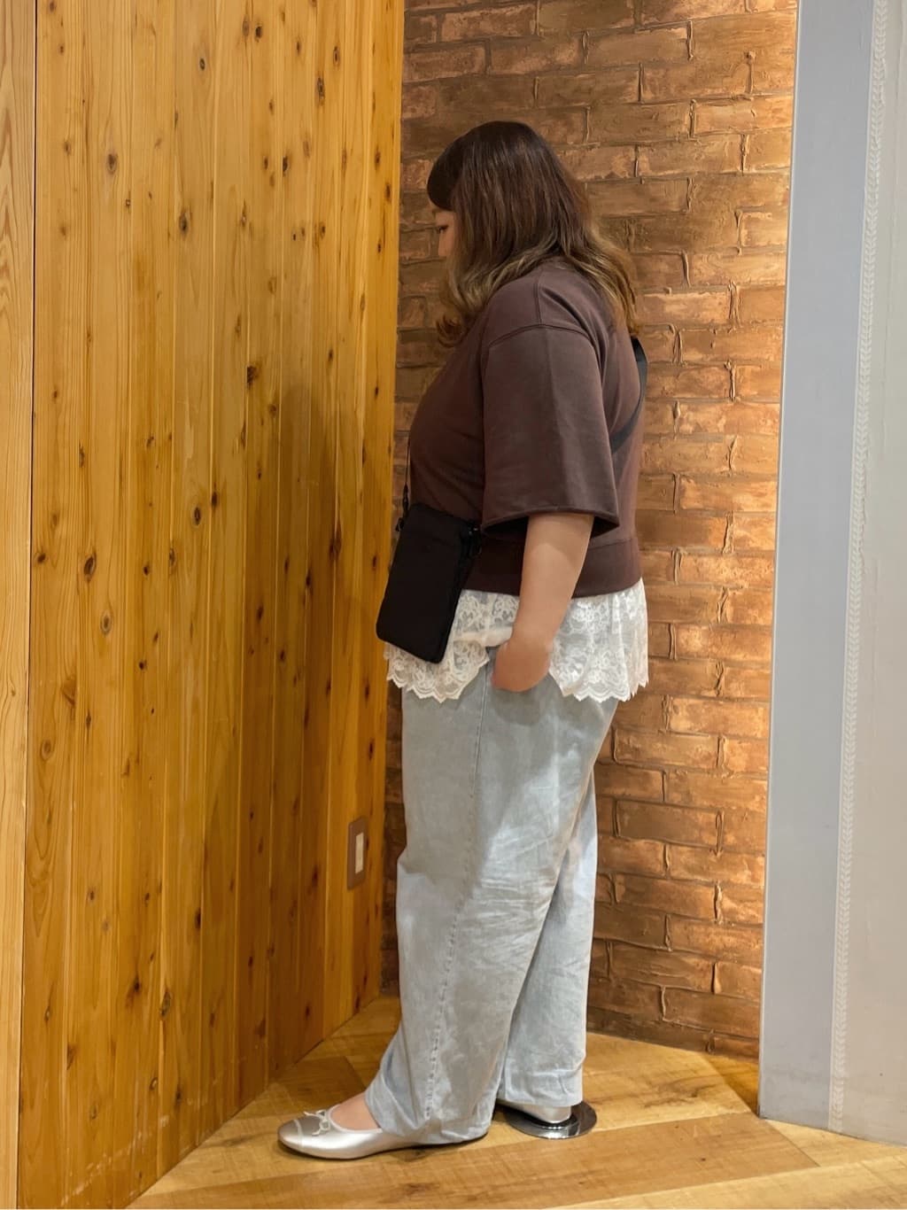 Risaさんの「SHOO･LA･RUE｜暑い夏も軽やかに デニムイージーワイドパンツ」を使ったコーディネート