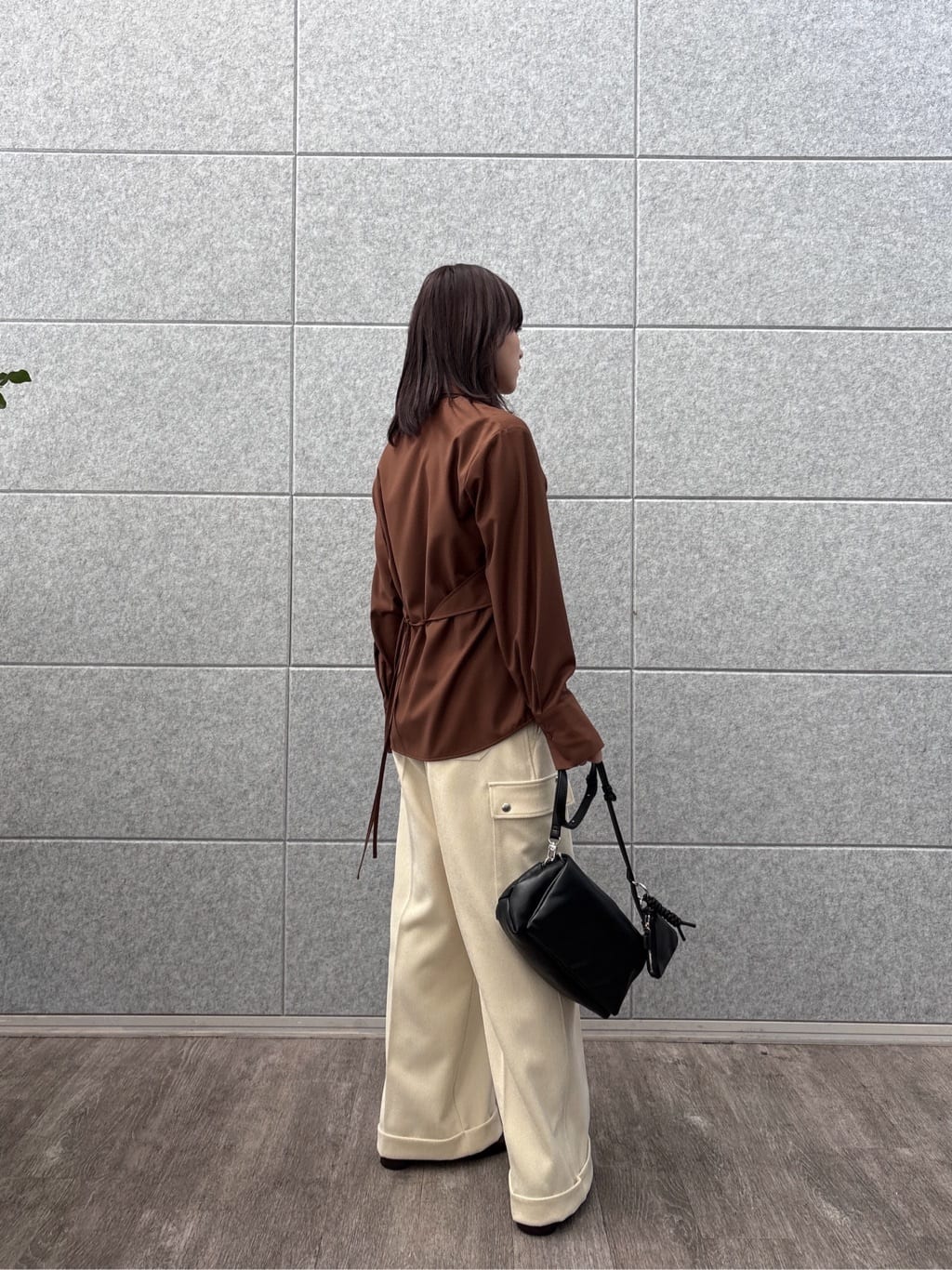 erikaさんの「INDIVI｜アシメジレシャツ」を使ったコーディネート