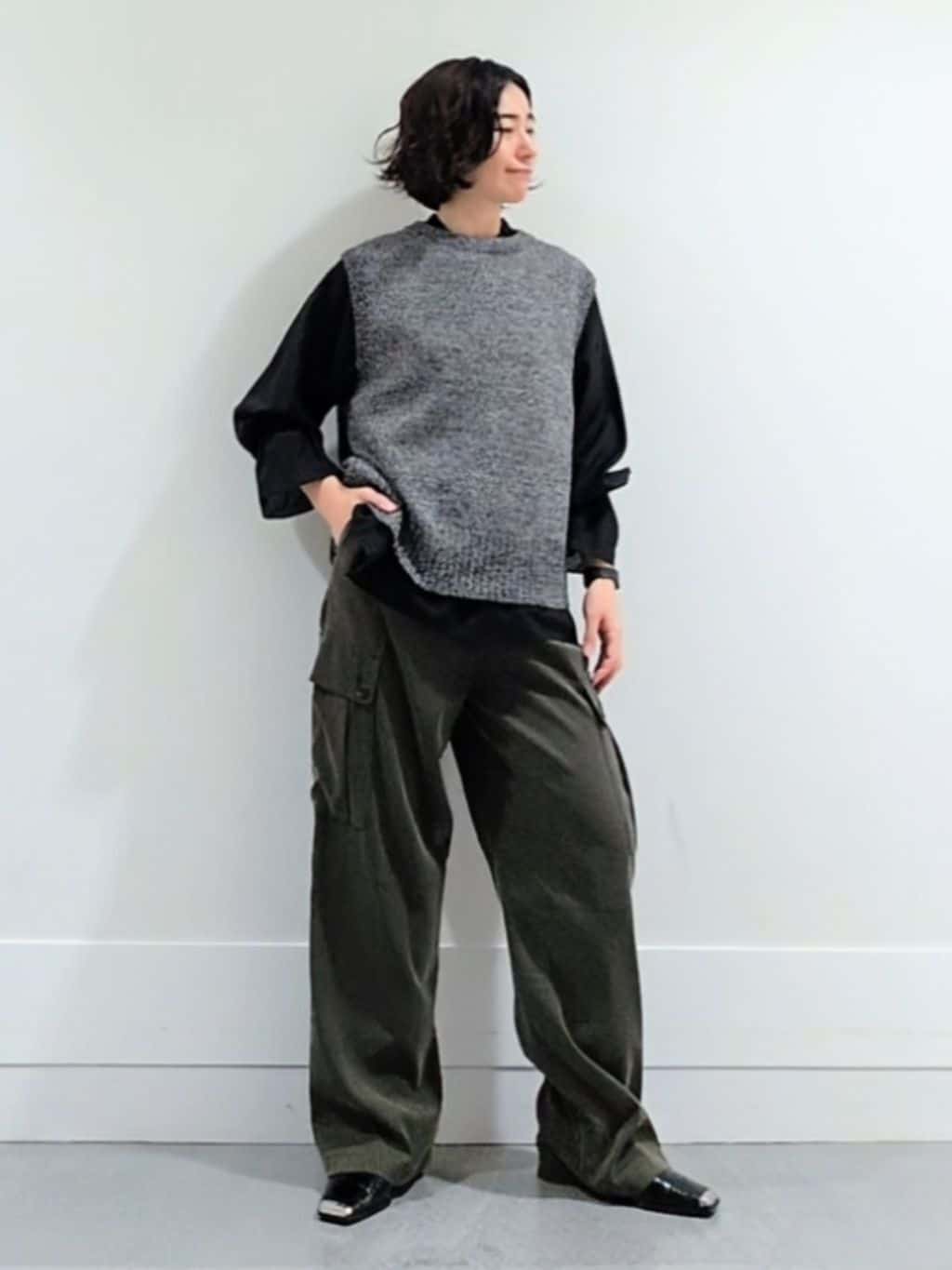 ミズタさんの「UNTITLED｜【重ね着レイヤードに】杢調ニットベスト」を使ったコーディネート
