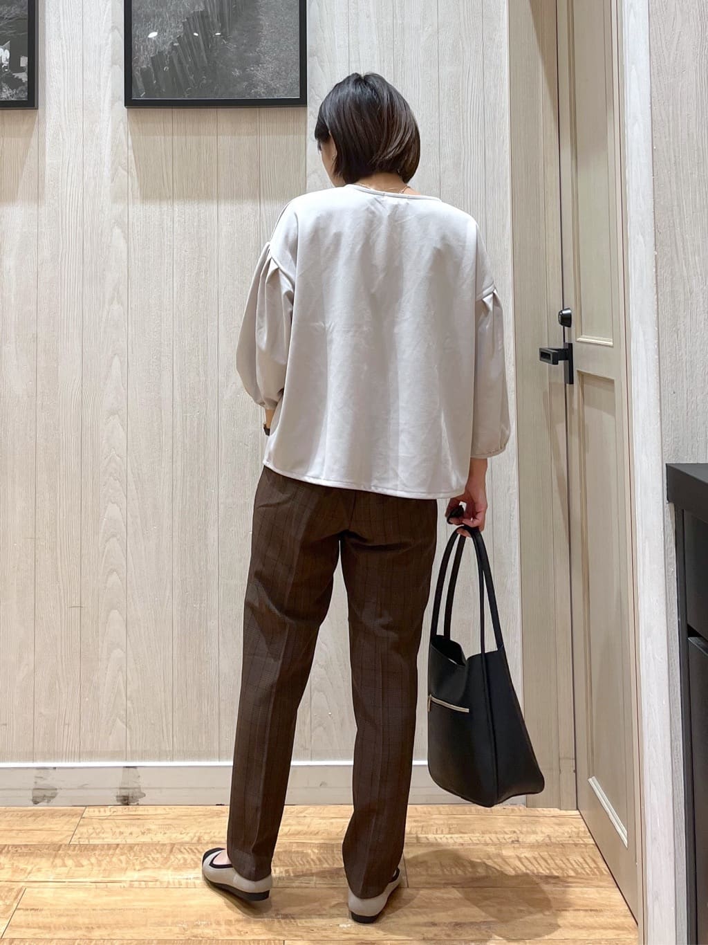 shirayuuuさんの「SHOO･LA･RUE｜【S-LL/チェック柄アソート】脚のラインをきれいに見せる タックテーパードパンツ」を使ったコーディネート