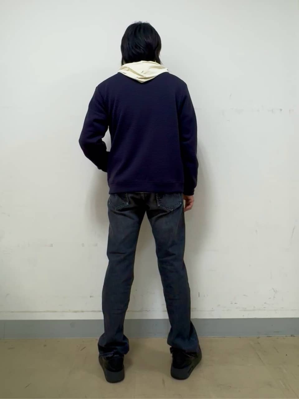 溝端佑太朗さんの「TAKEO KIKUCHI｜【3D ナイロン ストレッチ】ジップアップ フードブルゾン」を使ったコーディネート