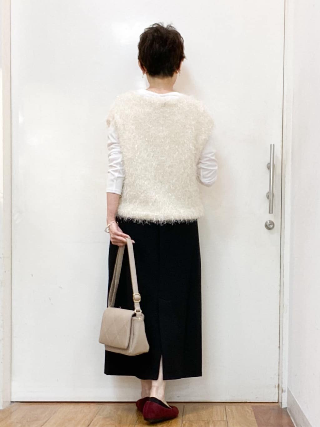 みぃさんの「SHOO･LA･RUE｜【洗濯後しわになりにくい】ポケット付き ナロースカート」を使ったコーディネート
