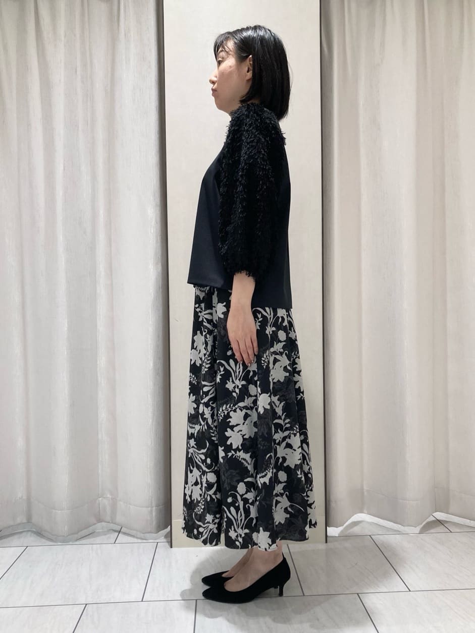 わたなべさんの「UNTITLED｜【丸首/Tシャツ風/短丈】シャギースリーブ ポンチカットソー」を使ったコーディネート