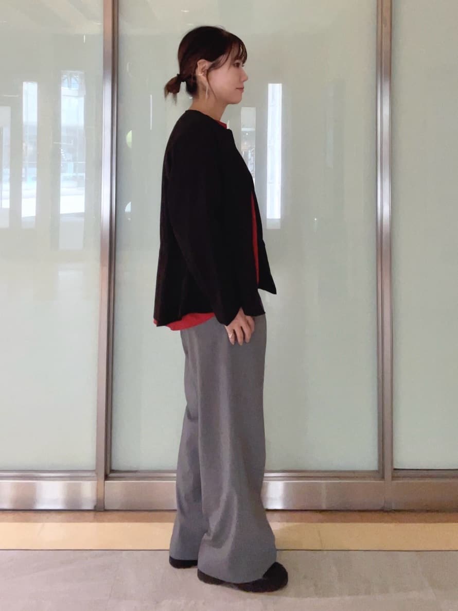 mayutaさんの「INDIVI｜【洗える／選べる8色】トーンアップニット」を使ったコーディネート