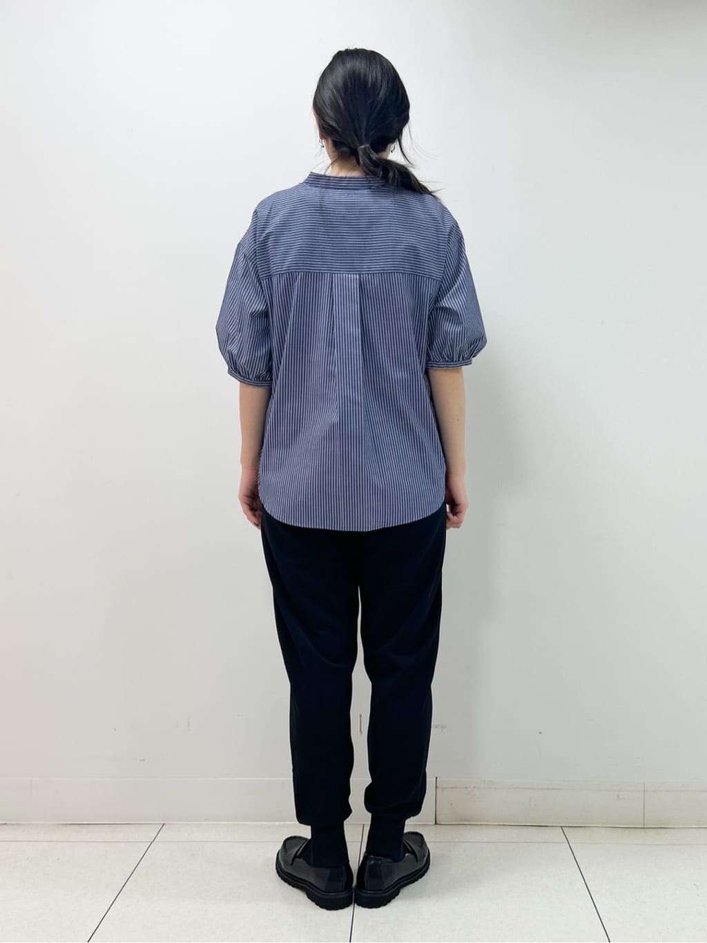 Kaiさんの「Dessin｜【洗える】フリルバンドカラー五分袖ブラウス」を使ったコーディネート