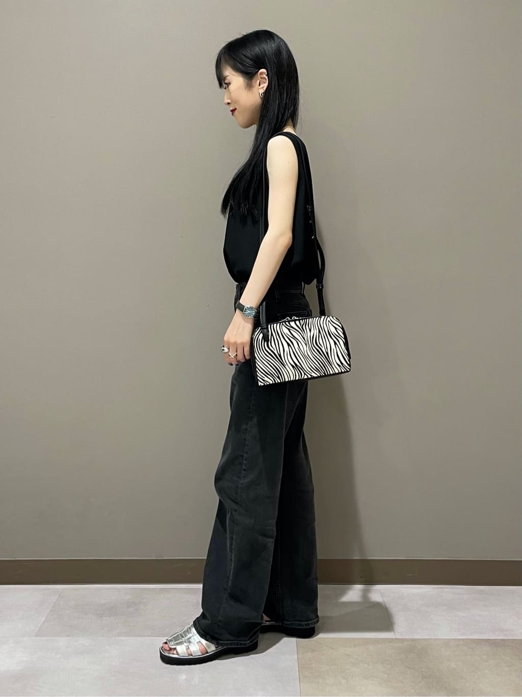 KEIKOさんの「INDIVI｜【体型カバー／清涼感】シアーオーバーシャツ」を使ったコーディネート