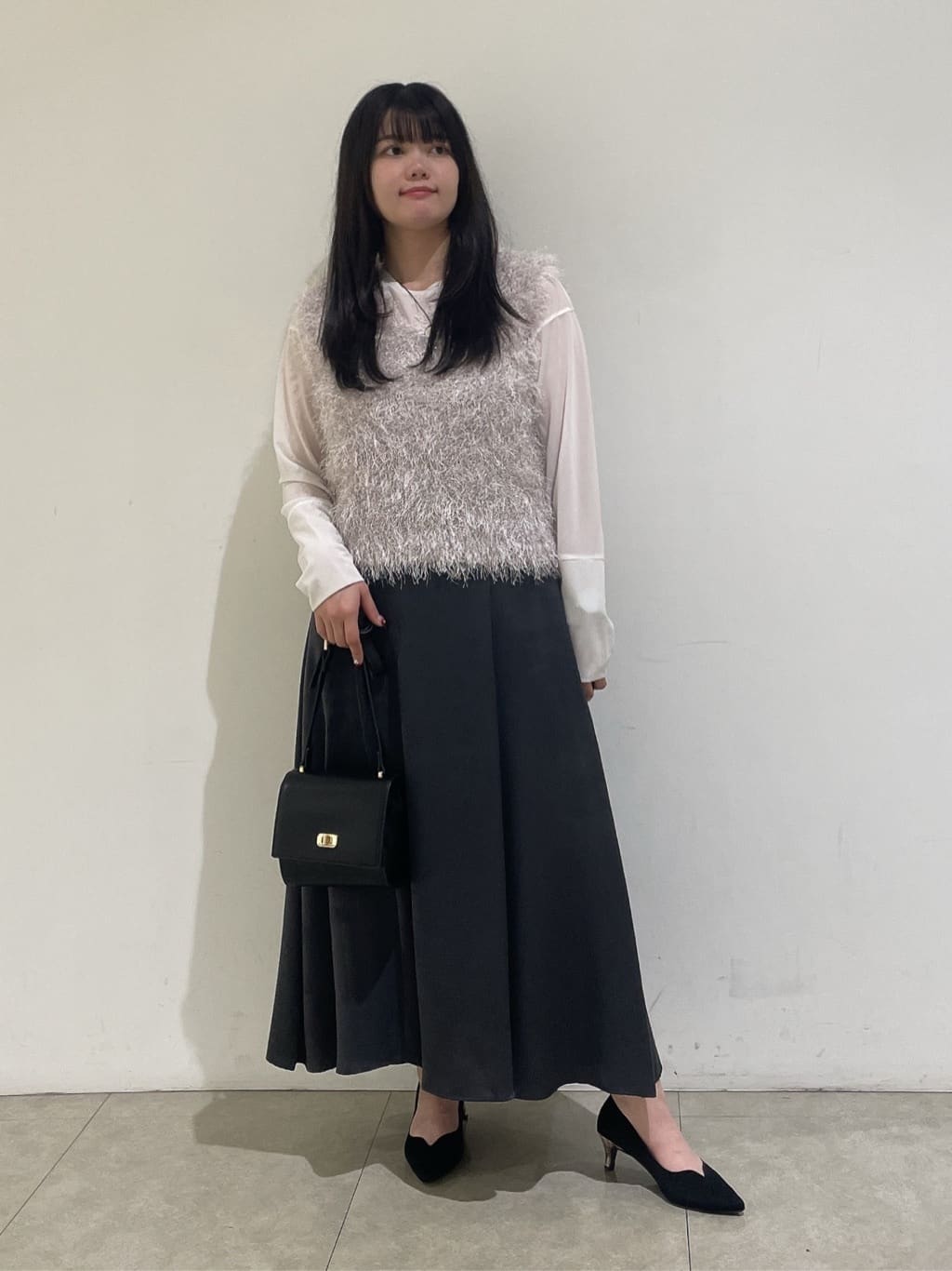 emikaさんの「INDIVI｜ストレッチシアーロングTシャツ」を使ったコーディネート