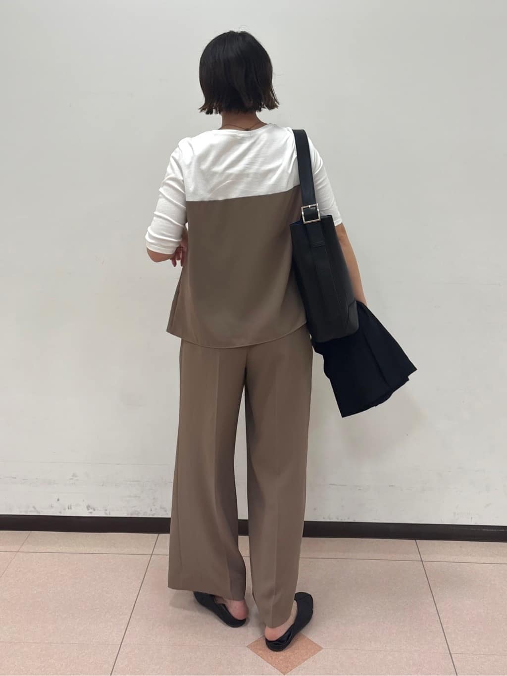 yuriさんの「INDIVI｜【着心地◎！】タックワイドパンツ」を使ったコーディネート