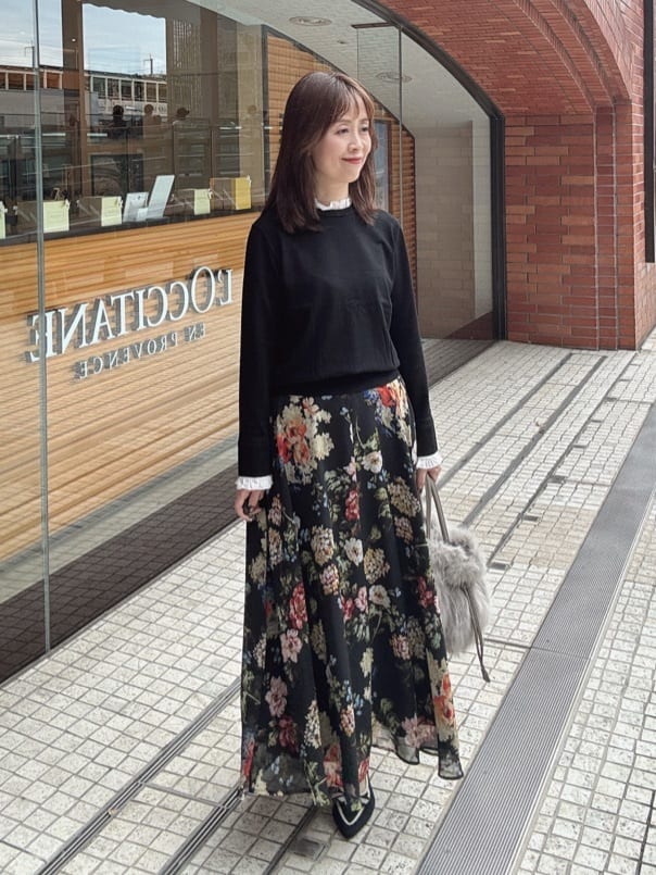 makiさんの「UNTITLED｜【フリル取り外し可/きれいめエレガント】フリルシャツレイヤード風ニット」を使ったコーディネート
