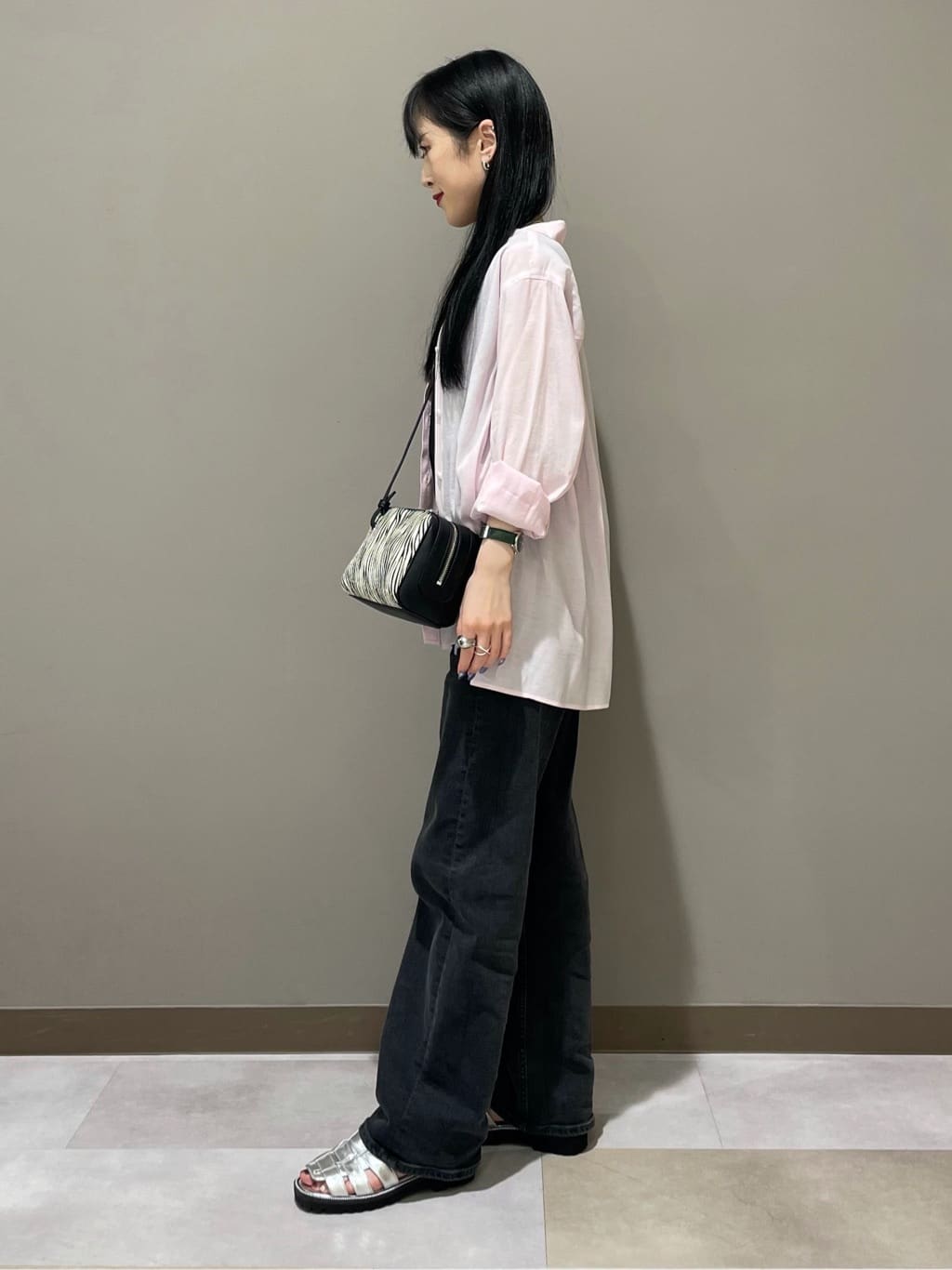 KEIKOさんの「INDIVI｜【体型カバー／清涼感】シアーオーバーシャツ」を使ったコーディネート