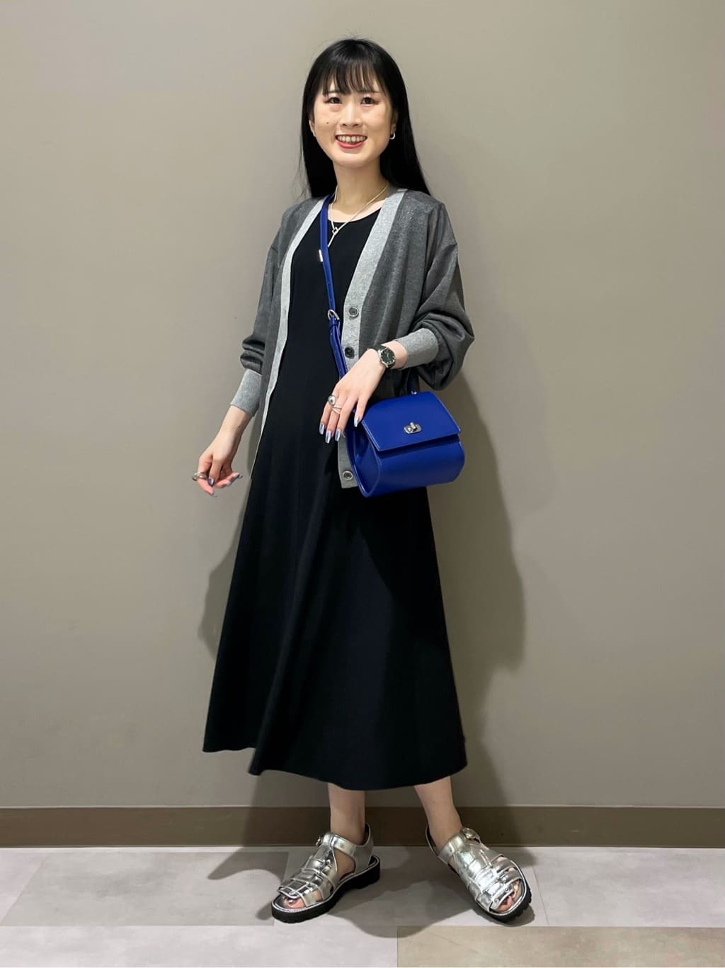 KEIKOさんの「INDIVI｜【程よいシアー素材/洗える】バイカラーラメカーディガン」を使ったコーディネート