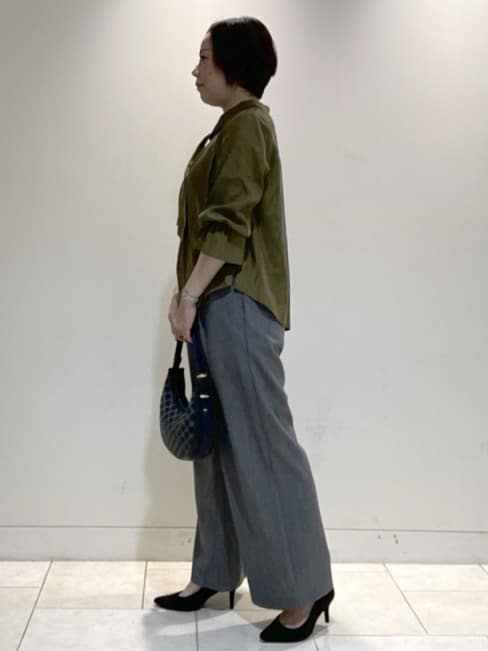 フミさんの「Reflect｜【キレイめスタイル／通勤におすすめ◎】ボウタイシャンブレーカラーブラウス」を使ったコーディネート