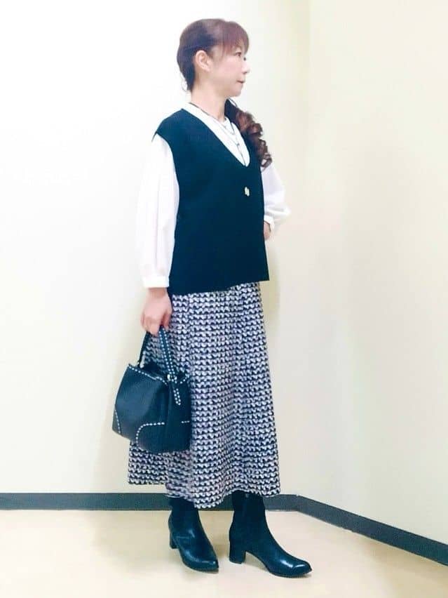 花さんの「Reflect｜【ニットスタイルが華やかに◎】チドリ風プリントフレアスカート」を使ったコーディネート