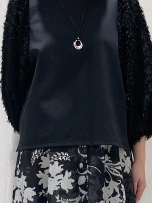 わたなべさんの「UNTITLED｜【丸首/Tシャツ風/短丈】シャギースリーブ ポンチカットソー」を使ったコーディネート