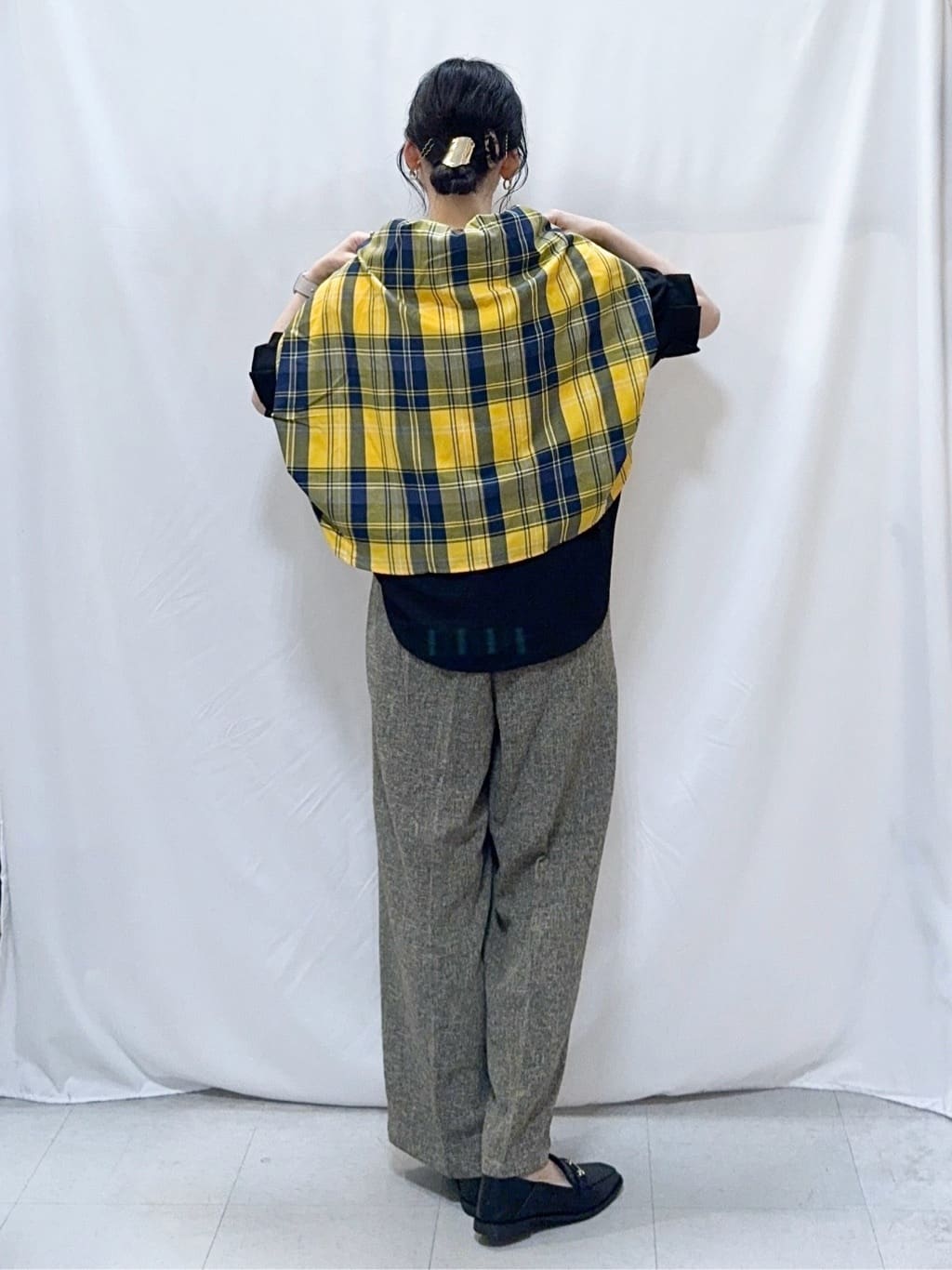 𝐇𝐢𝐫𝐨𝐦𝐢さんの「SHOO･LA･RUE｜【洗濯機可/S-LL】程よい抜け感 大人のチェックシャツ」を使ったコーディネート