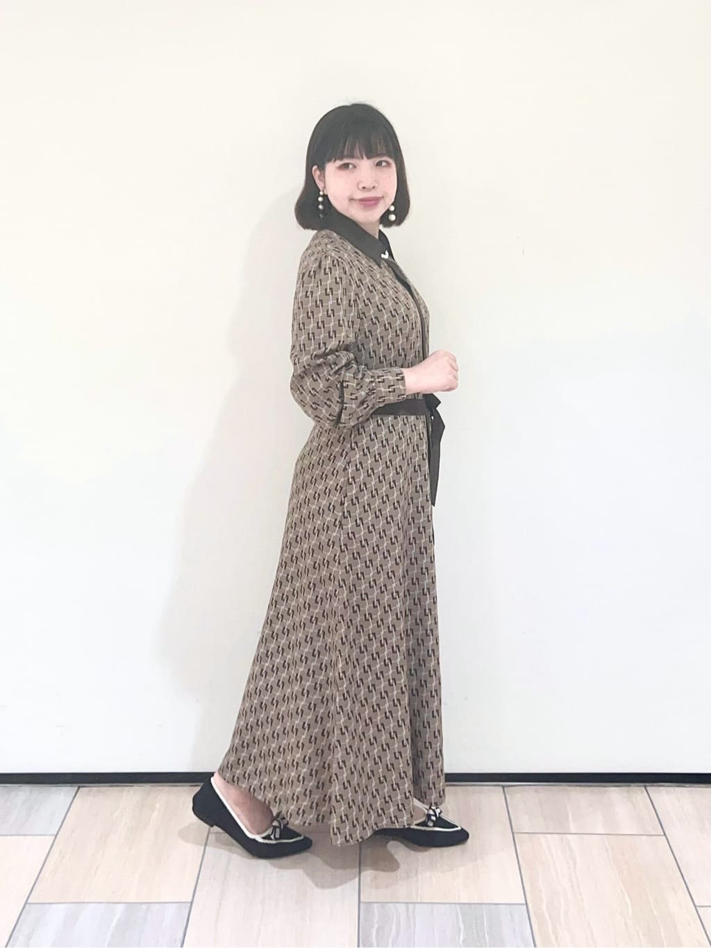 Mitsukiさんの「UNTITLED｜【ウエストリボン/前開きボタン/レトロモダン】チェーン柄フレアワンピース」を使ったコーディネート