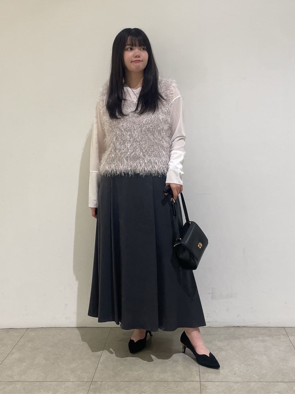 emikaさんの「INDIVI｜ストレッチシアーロングTシャツ」を使ったコーディネート