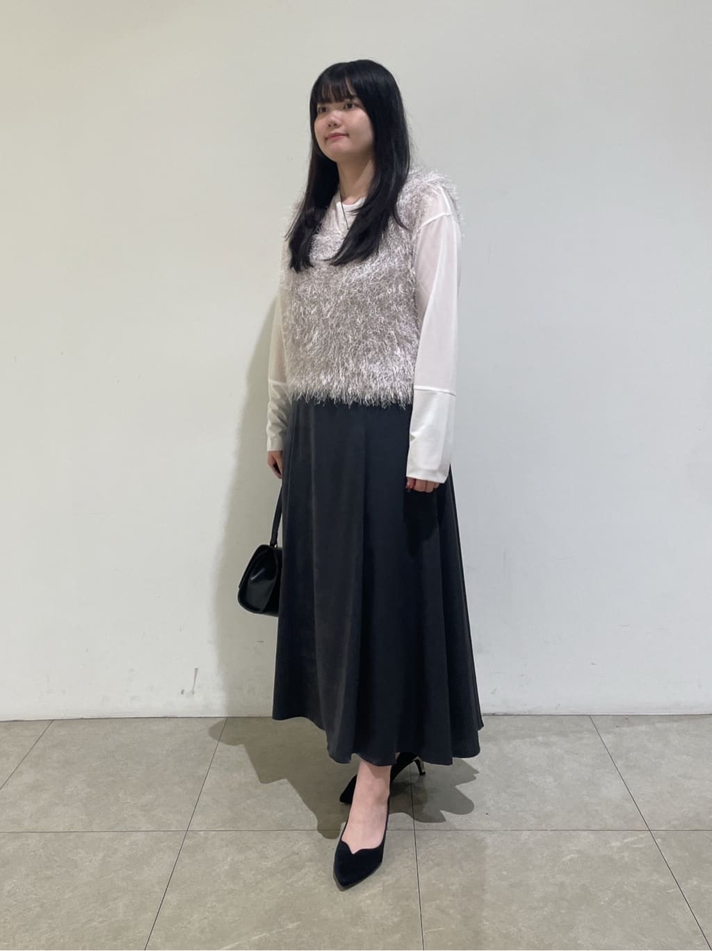 emikaさんの「INDIVI｜ストレッチシアーロングTシャツ」を使ったコーディネート