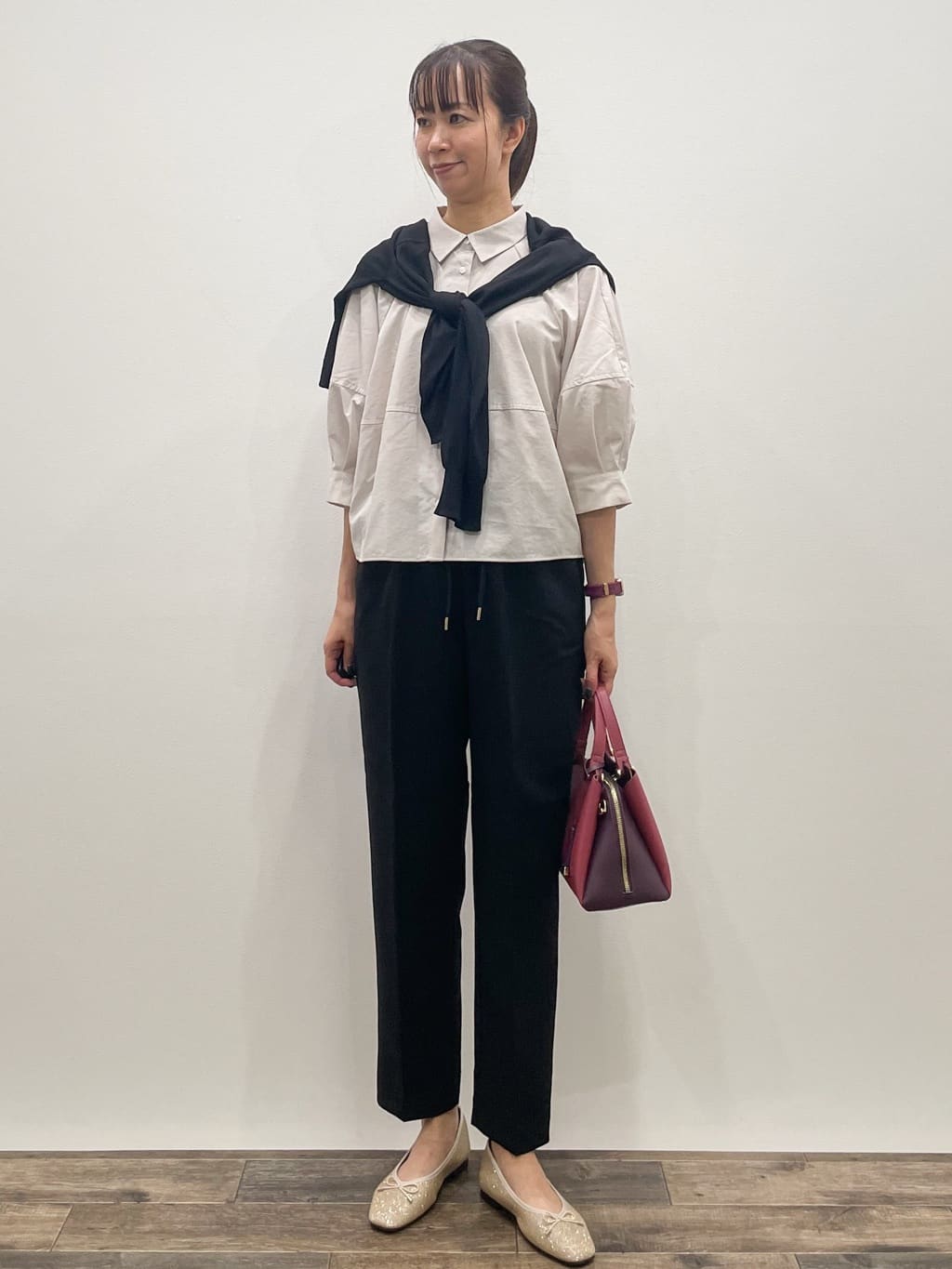 Aikoさんの「OPAQUE.CLIP｜切替フォルムシャツ【洗濯機洗い可】」を使ったコーディネート