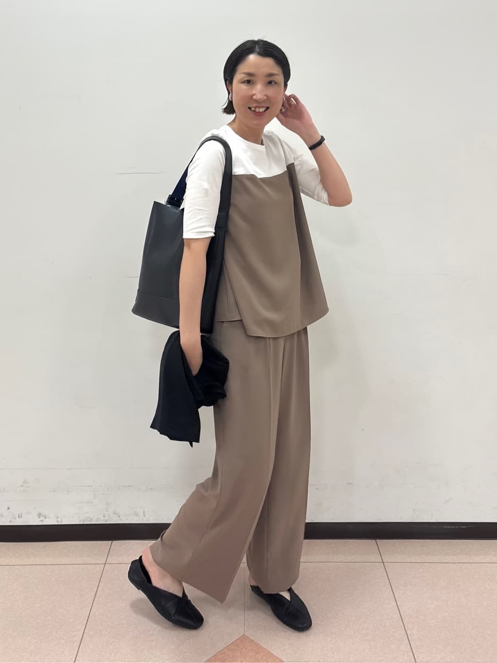 yuriさんの「INDIVI｜【着心地◎！】タックワイドパンツ」を使ったコーディネート