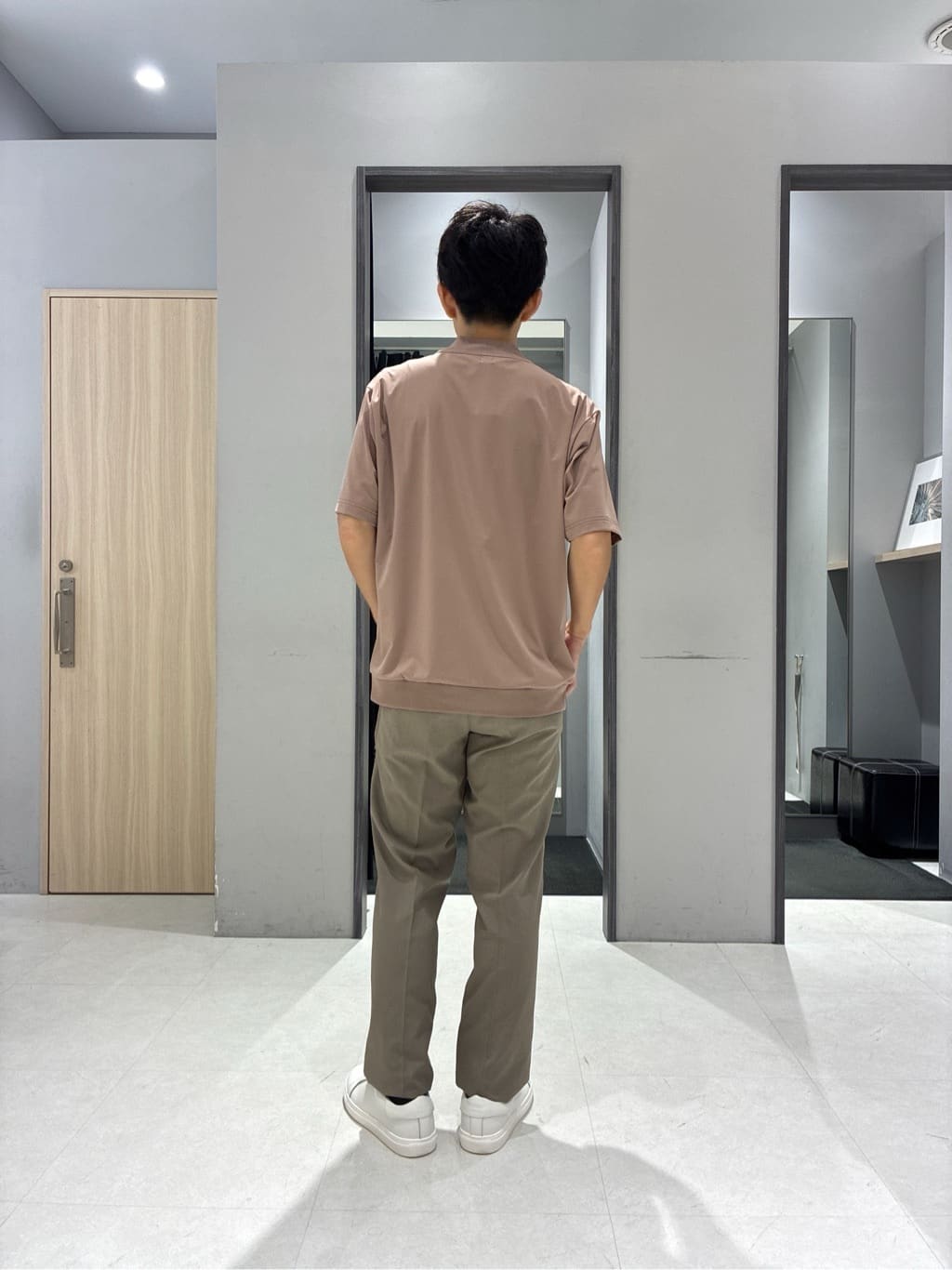 わいずみさんの「TAKEO KIKUCHI｜【抗菌防臭/シーズンレス】シアサッカーギンガムチェック ストレッチシャツ」を使ったコーディネート