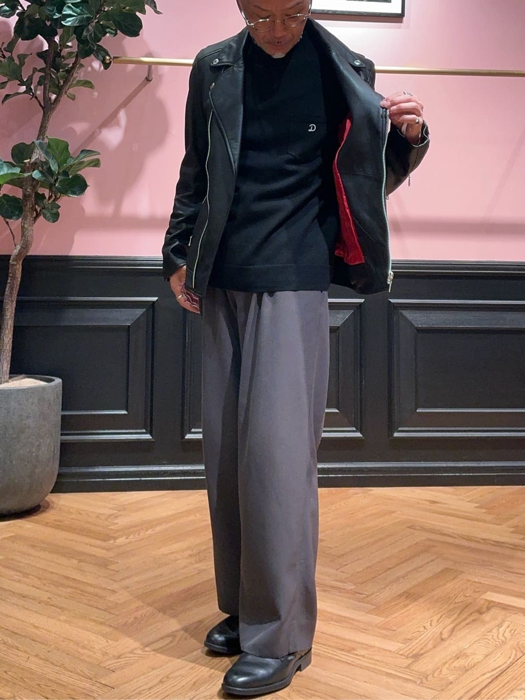 torigoeさんの「DRESSTERIOR｜ウォッシャブルファインメリノ クルーネックニット」を使ったコーディネート