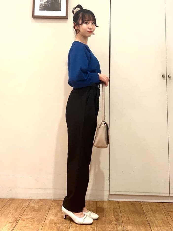AIRIさんの「SHOO･LA･RUE｜【高レビュー/SS-LL/美脚シルエット】すっきりきれい見え テーパードパンツ」を使ったコーディネート
